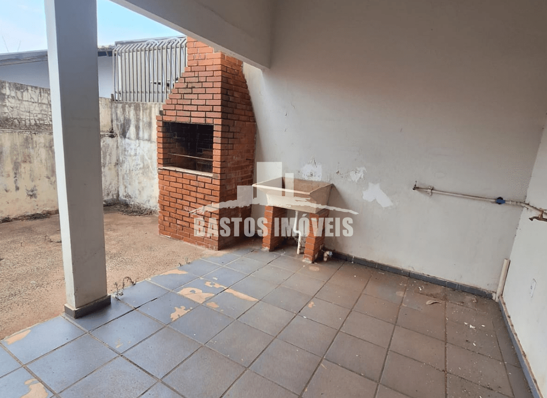 aluga-se casa na zona 01 de cianorte pr (11)