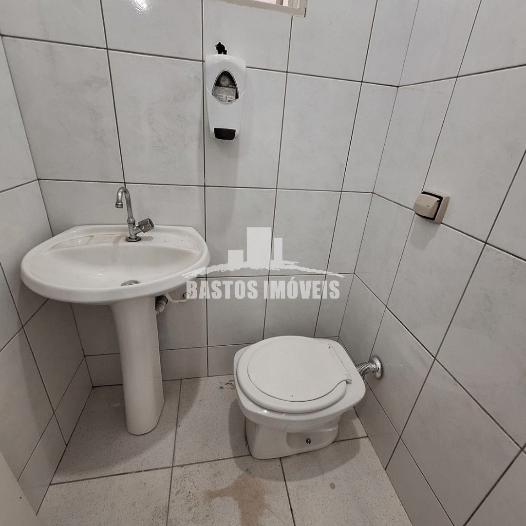 aluga-se sala comercial na zona 06 (9)