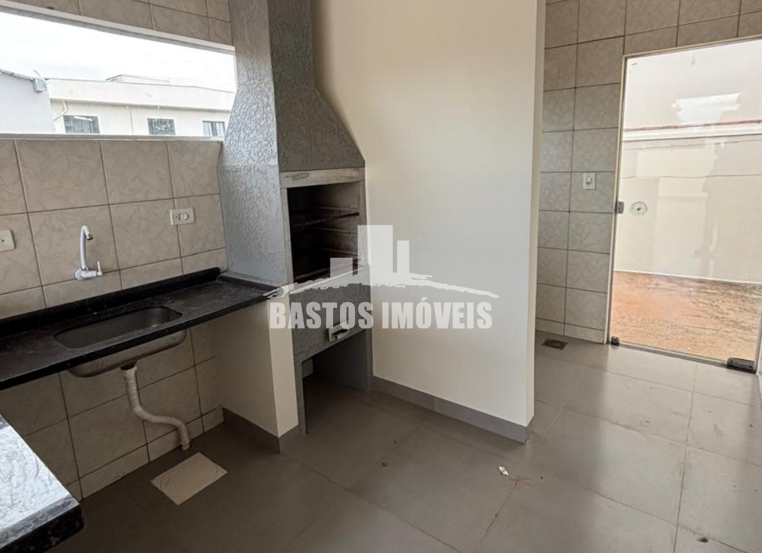 aluga-se casa na zona 01 de cianorte pr (14)