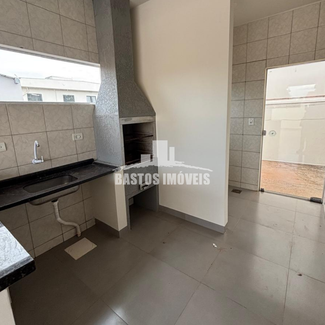 aluga-se casa na zona 01 de cianorte pr (14)