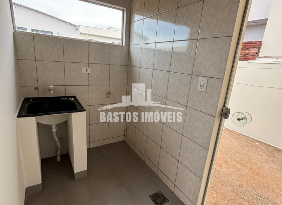 aluga-se casa na zona 01 de cianorte pr (15)