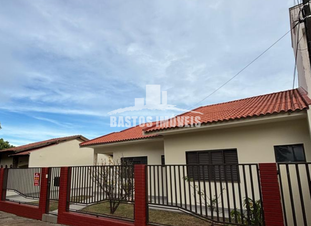 aluga-se casa na zona 01 de cianorte pr (2)