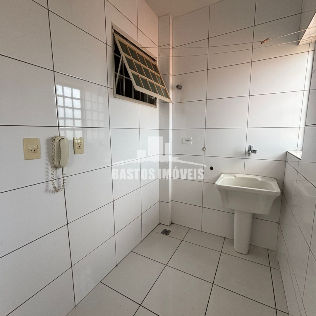 vende-se apartamento na zona 01 de cianorte pr (6)