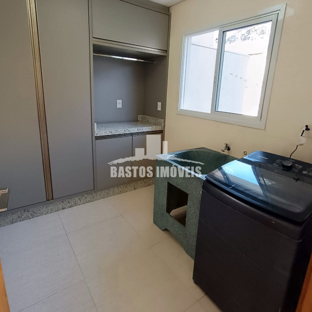 vende-se casa na zona 01 de cianorte pr (10)