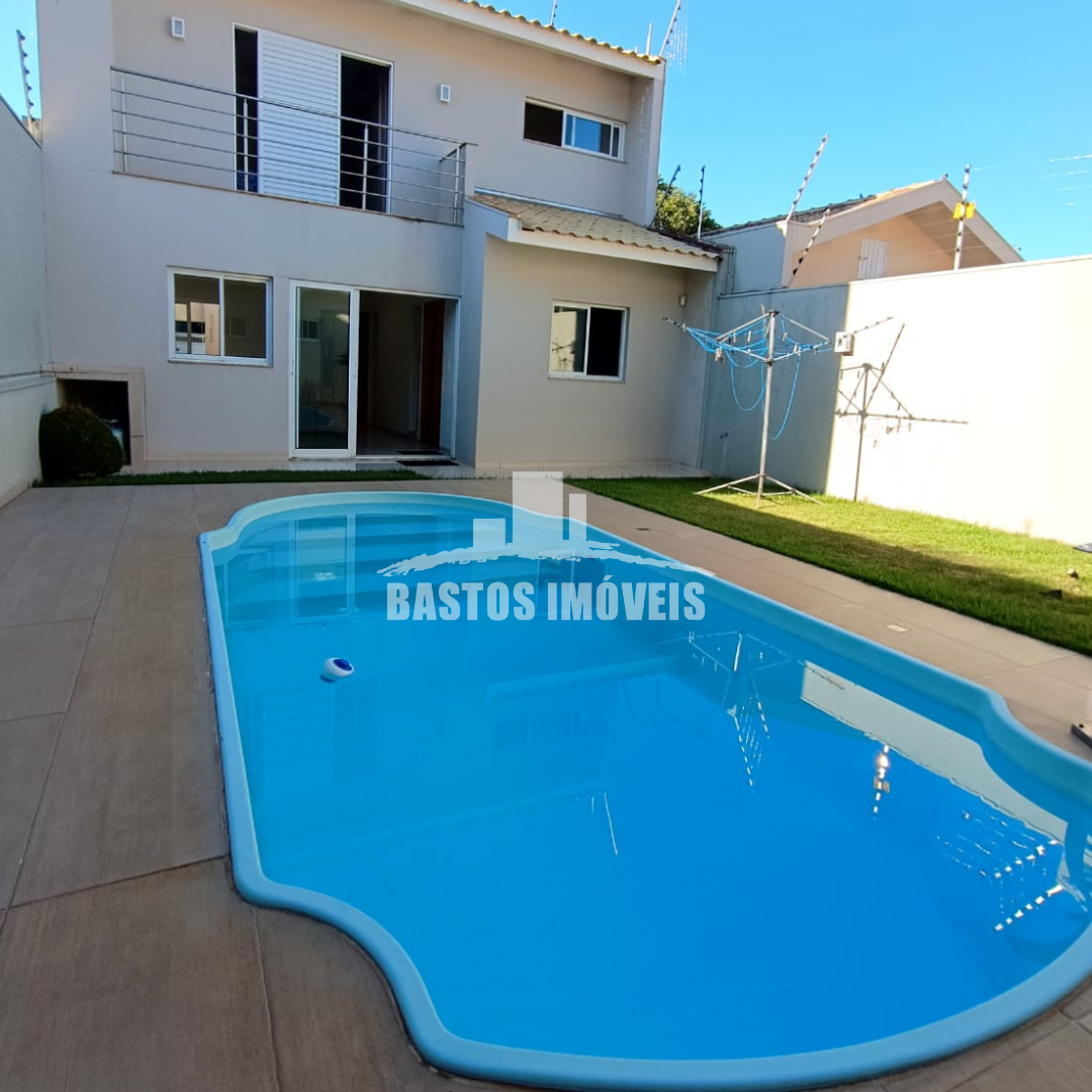 vende-se casa na zona 01 de cianorte pr (11)