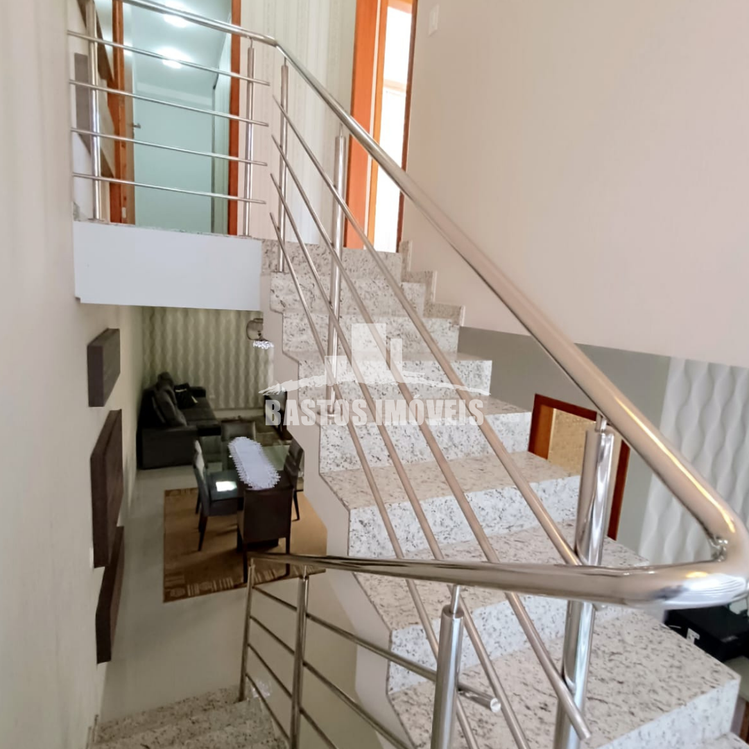 vende-se casa na zona 01 de cianorte pr (12)