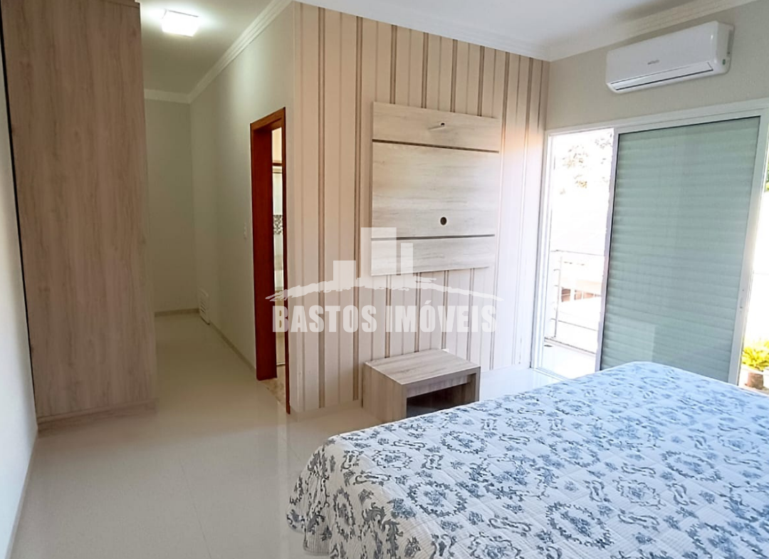 vende-se casa na zona 01 de cianorte pr (14)