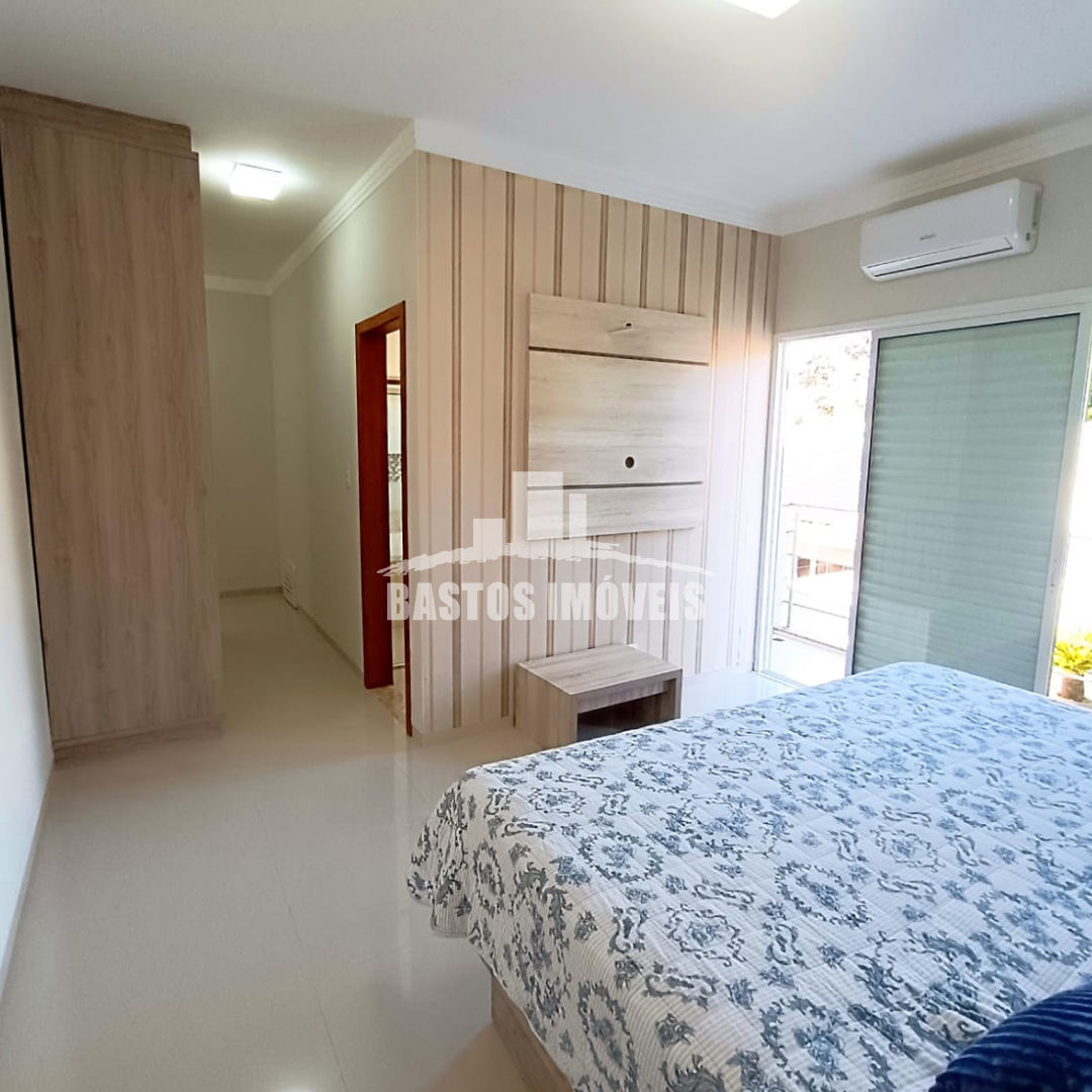 vende-se casa na zona 01 de cianorte pr (14)