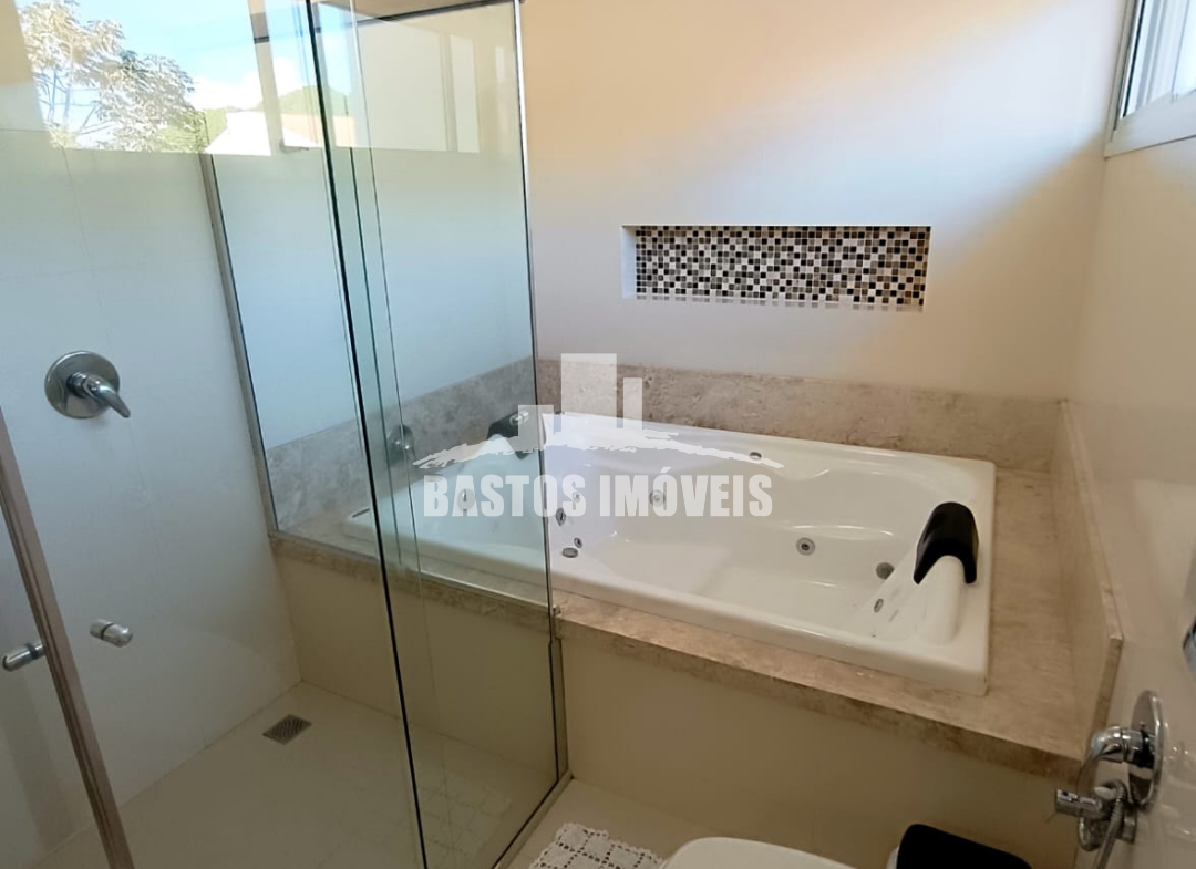 vende-se casa na zona 01 de cianorte pr (17)