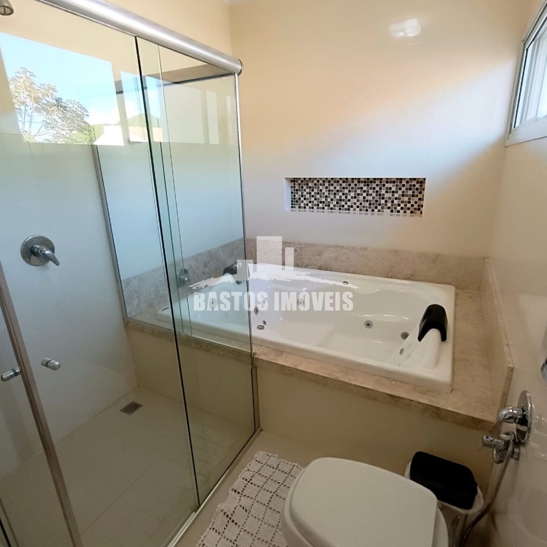 vende-se casa na zona 01 de cianorte pr (17)