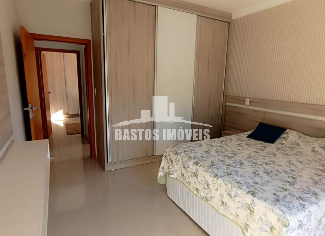 vende-se casa na zona 01 de cianorte pr (18)