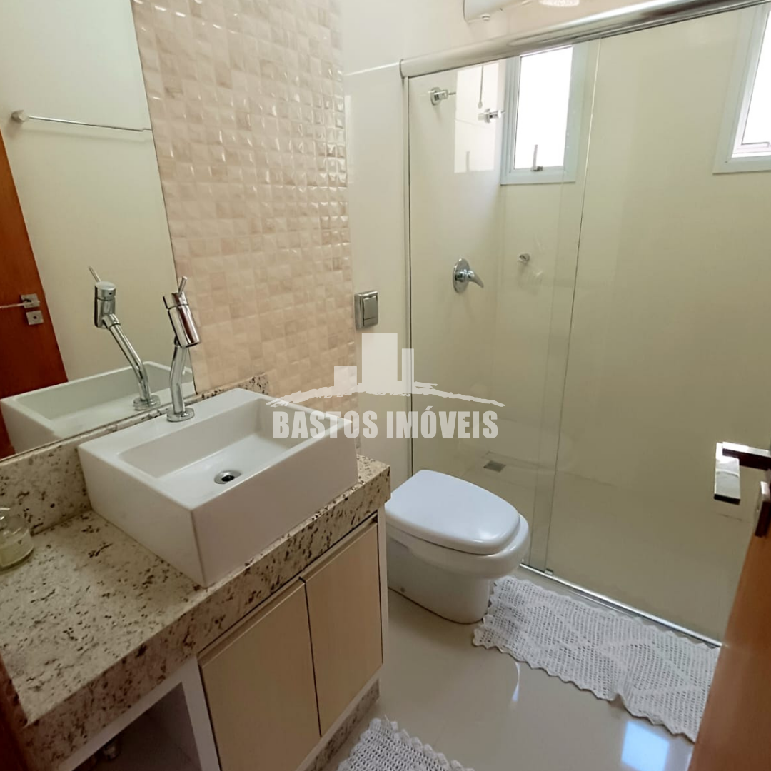 vende-se casa na zona 01 de cianorte pr (21)