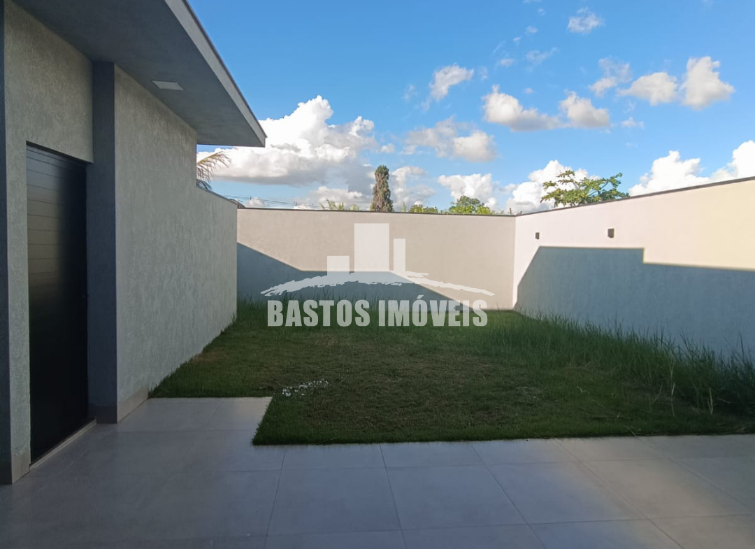 vende-se casa na zona 01 de cianorte pr (8)