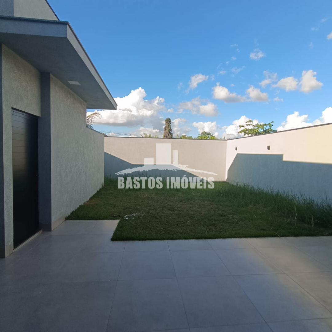 vende-se casa na zona 01 de cianorte pr (8)