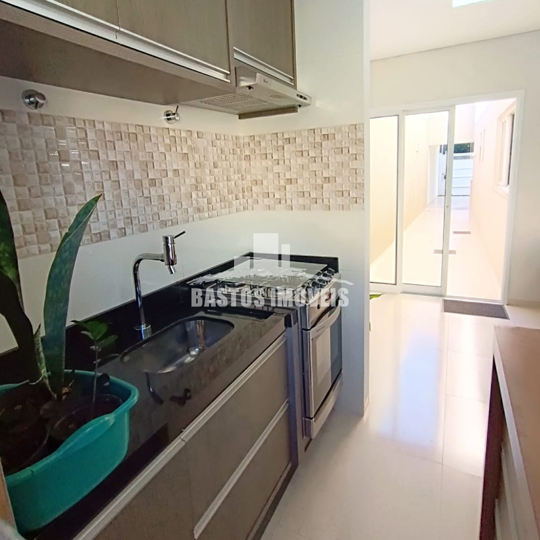 vende-se casa na zona 01 de cianorte pr (9)